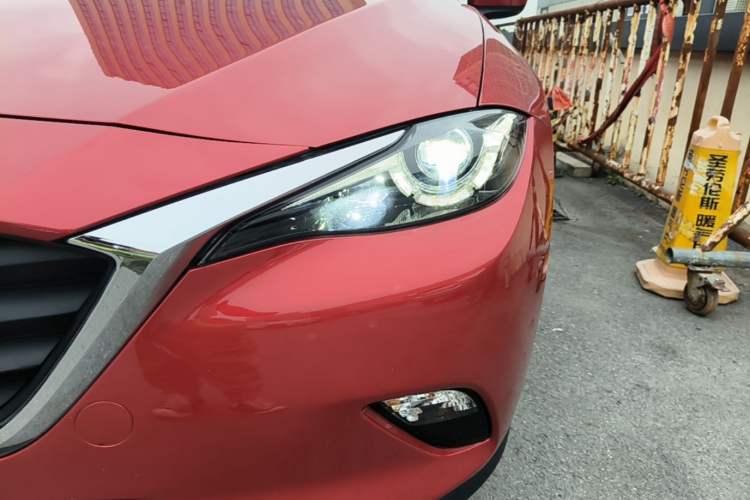 Used Mazda CX-4 2018 2.0L Automatic Two-Wheel Drive Blue Sky Dynamic Version China V Standard Left Front Headlight