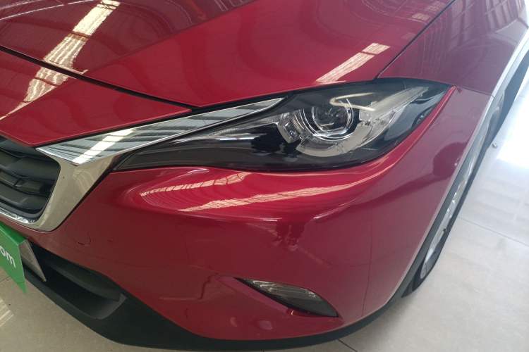 Used Mazda CX-4 2018 2.0L Automatic Two-Wheel Drive Blue Sky Dynamic Version China VI Standard Left Front Headlight