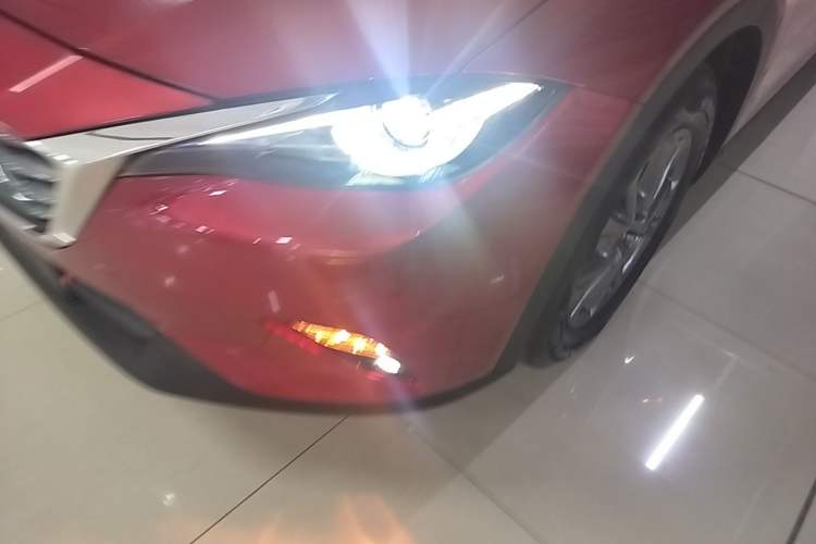 Used Mazda CX-4 2018 2.0L Automatic Two-Wheel Drive Blue Sky Premium Upgrade Version China VI Standard Left Front Headlight
