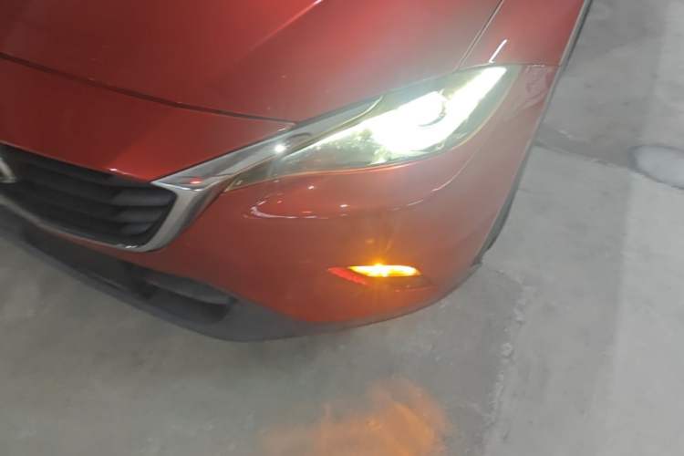 Used Mazda CX-4 2018 2.0L Automatic Two-Wheel Drive Blue Sky Dynamic Version China V Standard Left Front Headlight