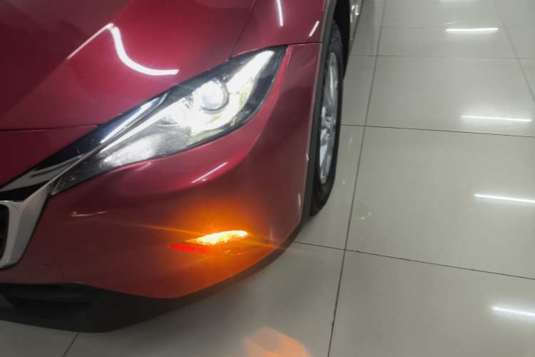 Used Mazda CX-4 2018 2.0L Automatic 2WD Blue Sky Exploration Edition China VI Standard Left Front Headlight