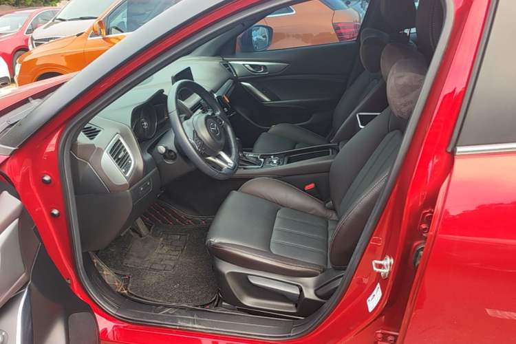 Used Mazda CX-4 2018 2.0L Automatic Two-Wheel Drive Blue Sky Premium Upgrade Version China VI Standard Left Front Seat