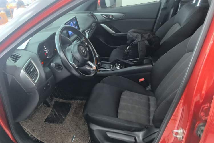 Used Mazda CX-4 2018 2.0L Automatic Two-Wheel Drive Blue Sky Dynamic Version China VI Standard Left Front Seat