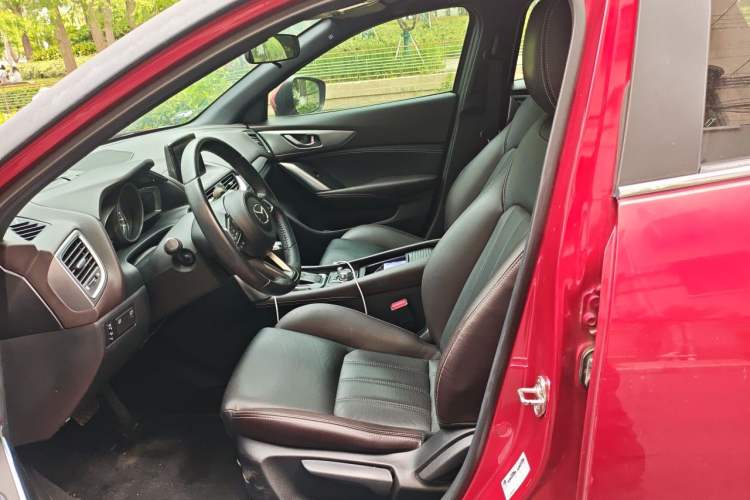 Used Mazda CX-4 2018 2.0L Automatic Two-Wheel Drive Blue Sky Luxury Edition Left Front Seat