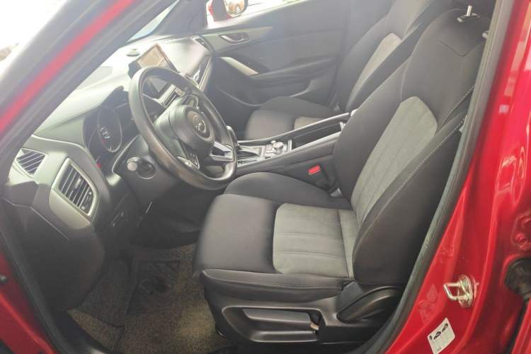 Used Mazda CX-4 2018 2.0L Automatic Two-Wheel Drive Blue Sky Dynamic Version China VI Standard Left Front Seat