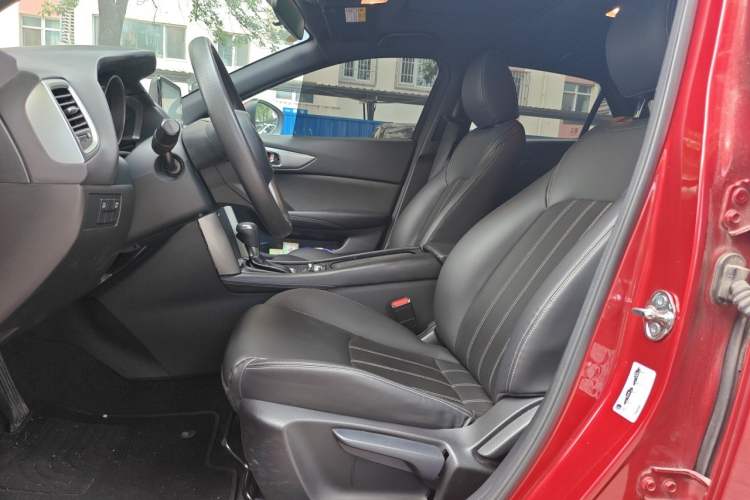 Used Mazda CX-4 2018 2.0L Automatic Two-Wheel Drive Blue Sky Dynamic Version China VI Standard Left Front Seat