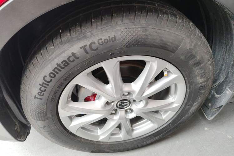 Used Mazda CX-4 2018 2.0L Automatic Two-Wheel Drive Blue Sky Exploration Version China V Standard Left Front Wheel Hub
