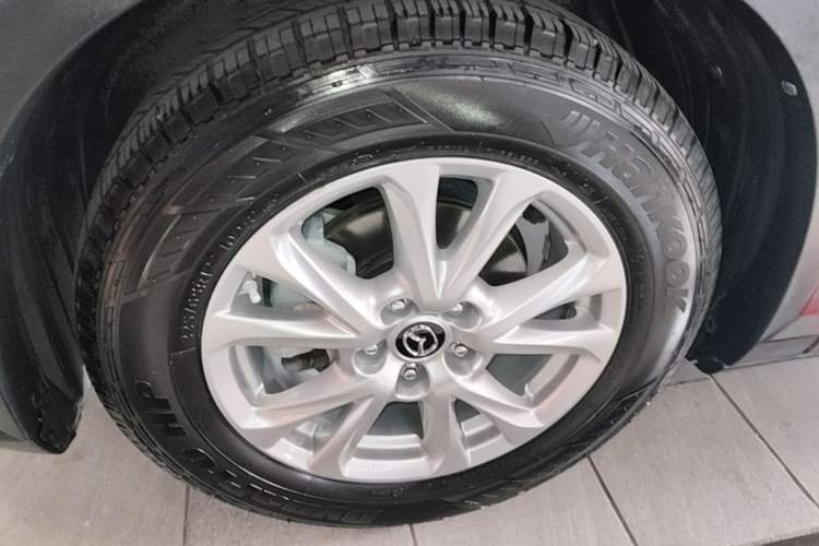 Used Mazda CX-4 2018 2.0L Automatic Two-Wheel Drive Blue Sky Luxury Edition Left Front Wheel Hub
