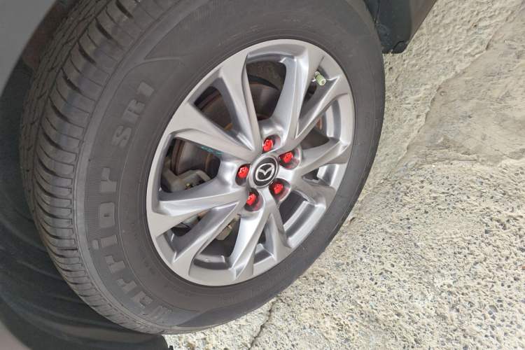 Used Mazda CX-4 2018 2.0L Automatic Two-Wheel Drive Blue Sky Premium Upgrade Version China VI Standard Left Front Wheel Hub