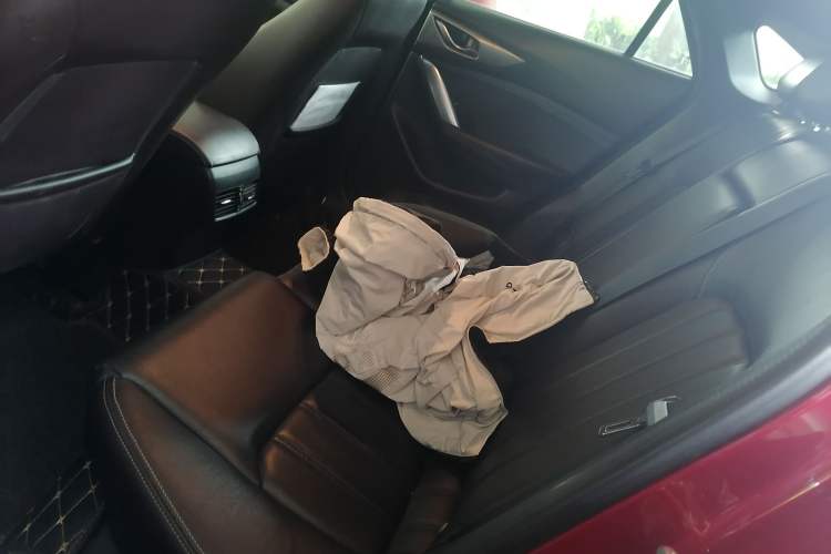 Used Mazda CX-4 2018 2.0L Automatic Two-Wheel Drive Blue Sky Luxury Edition Left Rear Seat
