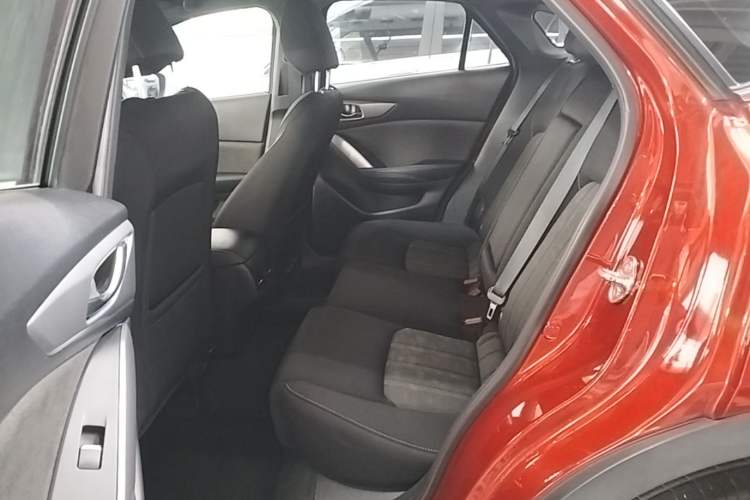 Used Mazda CX-4 2018 2.0L Automatic Two-Wheel Drive Blue Sky Exploration Version China V Standard Left Rear Seat