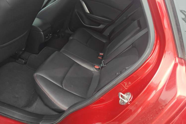 Used Mazda CX-4 2018 2.0L Automatic Two-Wheel Drive Blue Sky Exploration Version China V Standard Left Rear Seat