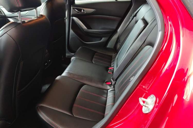 Used Mazda CX-4 2018 2.0L Automatic Two-Wheel Drive Blue Sky Exploration Version China V Standard Left Rear Seat