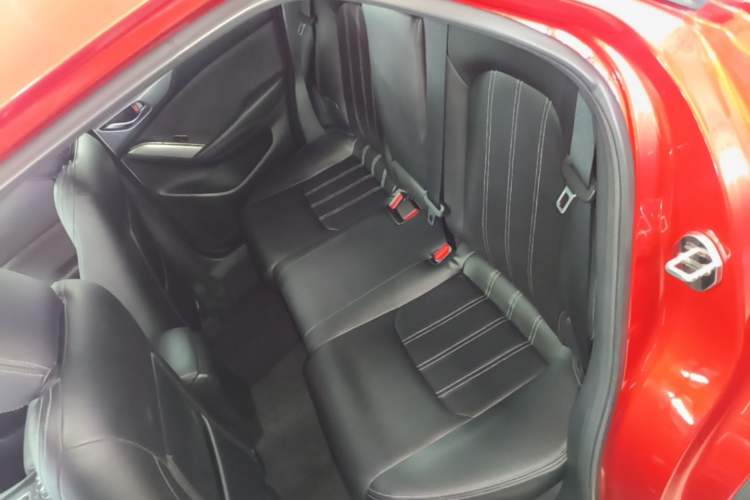 Used Mazda CX-4 2018 2.0L Automatic Two-Wheel Drive Blue Sky Dynamic Version China V Standard Left Rear Seat