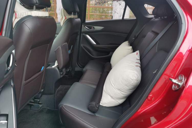 Used Mazda CX-4 2018 2.0L Automatic Two-Wheel Drive Blue Sky Leading Edition China V Standard Left Rear Seat