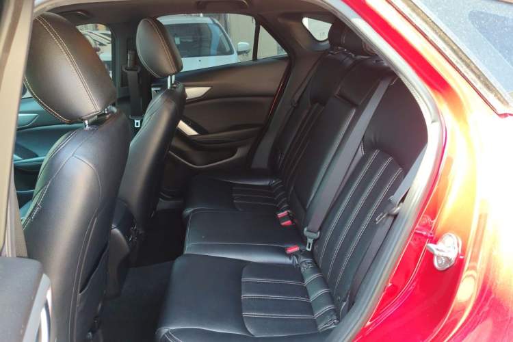 Used Mazda CX-4 2018 2.0L Automatic 2WD Blue Sky Exploration Edition China VI Standard Left Rear Seat