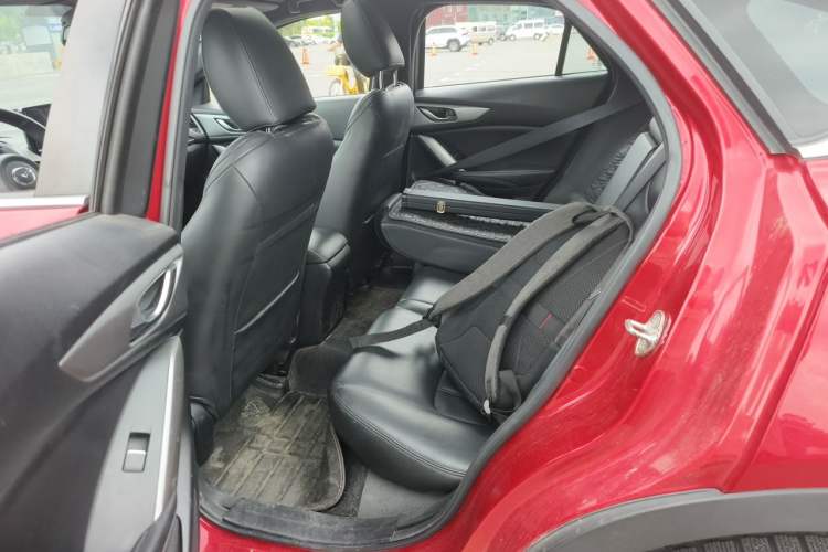 Used Mazda CX-4 2018 2.0L Automatic Two-Wheel Drive Blue Sky Dynamic Version China V Standard Left Rear Seat