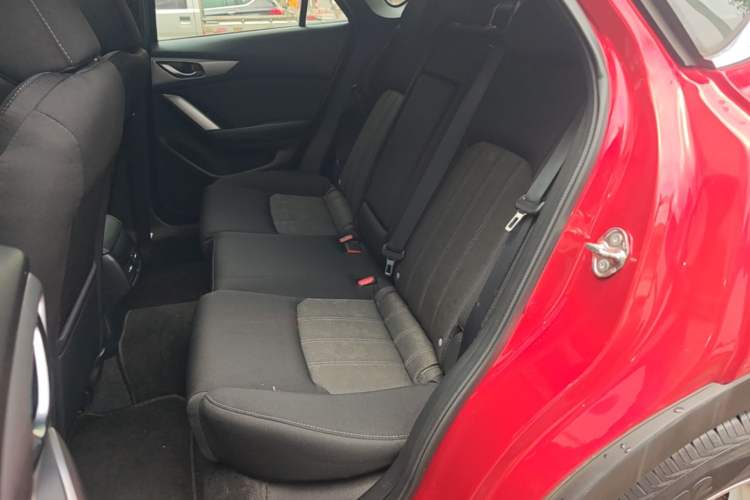 Used Mazda CX-4 2018 2.0L Automatic Two-Wheel Drive Blue Sky Exploration Version China V Standard Left Rear Seat