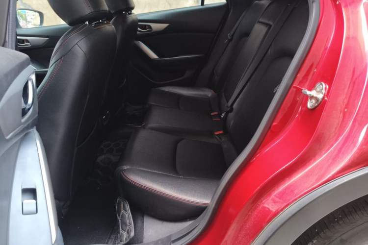 Used Mazda CX-4 2018 2.0L Automatic Two-Wheel Drive Blue Sky Exploration Version China V Standard Left Rear Seat