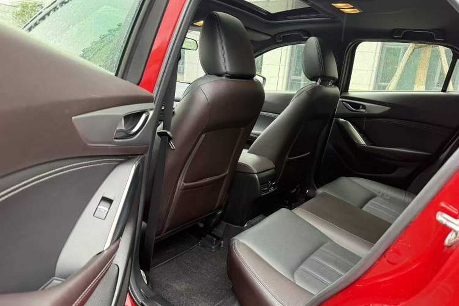 Used Mazda CX-4 2018 2.0L Automatic Two-Wheel Drive Blue Sky Premium Upgrade Version China V Standard Left Rear Seat