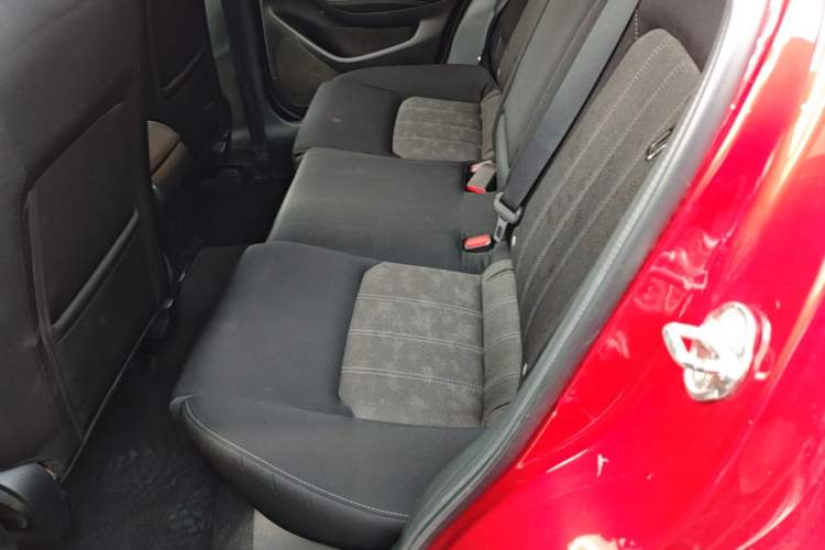 Used Mazda CX-4 2018 2.0L Automatic Two-Wheel Drive Blue Sky Dynamic Version China V Standard Left Rear Seat