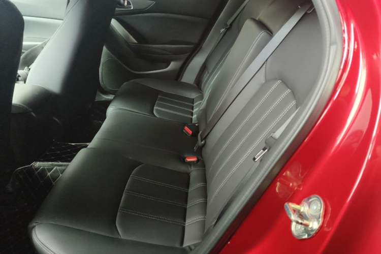 Used Mazda CX-4 2018 2.0L Automatic Two-Wheel Drive Blue Sky Dynamic Version China V Standard Left Rear Seat