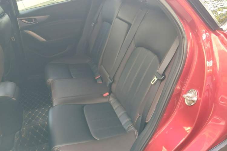 Used Mazda CX-4 2018 2.0L Automatic Two-Wheel Drive Blue Sky Dynamic Version China V Standard Left Rear Seat