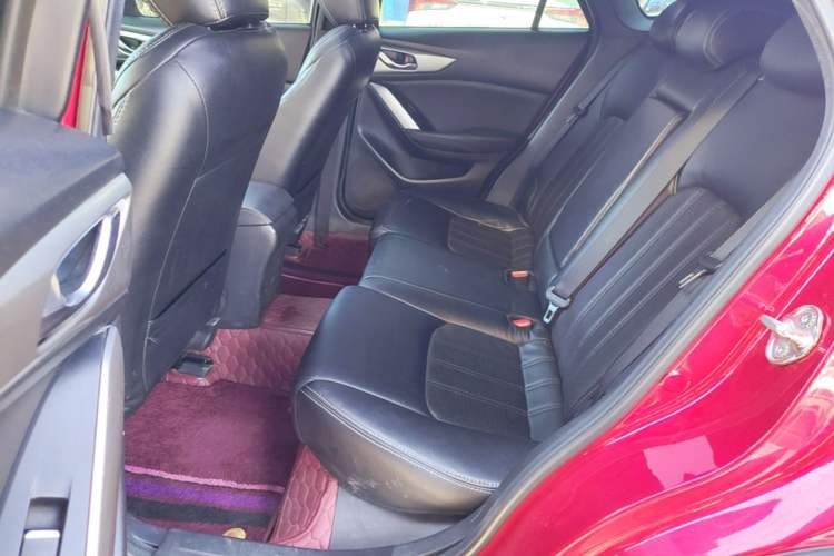 Used Mazda CX-4 2018 2.0L Automatic Two-Wheel Drive Blue Sky Dynamic Version China V Standard Left Rear Seat
