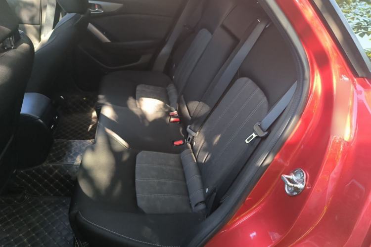 Used Mazda CX-4 2018 2.0L Automatic Two-Wheel Drive Blue Sky Exploration Version China V Standard Left Rear Seat