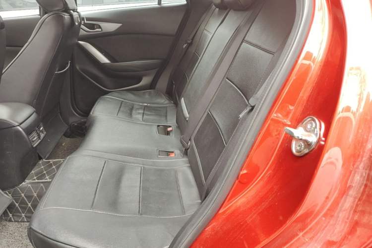 Used Mazda CX-4 2018 2.0L Automatic Two-Wheel Drive Blue Sky Exploration Version China V Standard Left Rear Seat