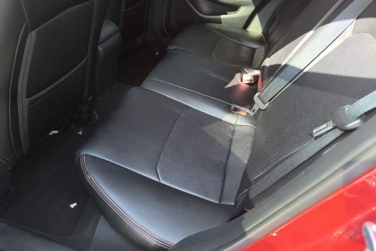 Used Mazda CX-4 2018 2.0L Automatic Two-Wheel Drive Blue Sky Dynamic Version China V Standard Left Rear Seat