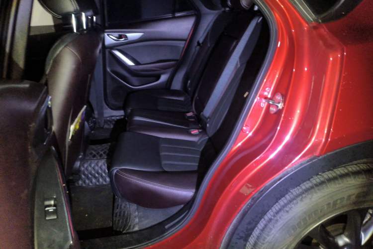 Used Mazda CX-4 2018 2.0L Automatic Two-Wheel Drive Blue Sky Premium Upgrade Version China VI Standard Left Rear Seat