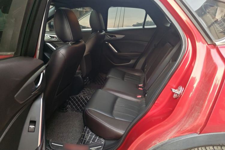 Used Mazda CX-4 2018 2.5L Automatic 4x4 Bluelight Fearless Edition China V Standard Left Rear Seat