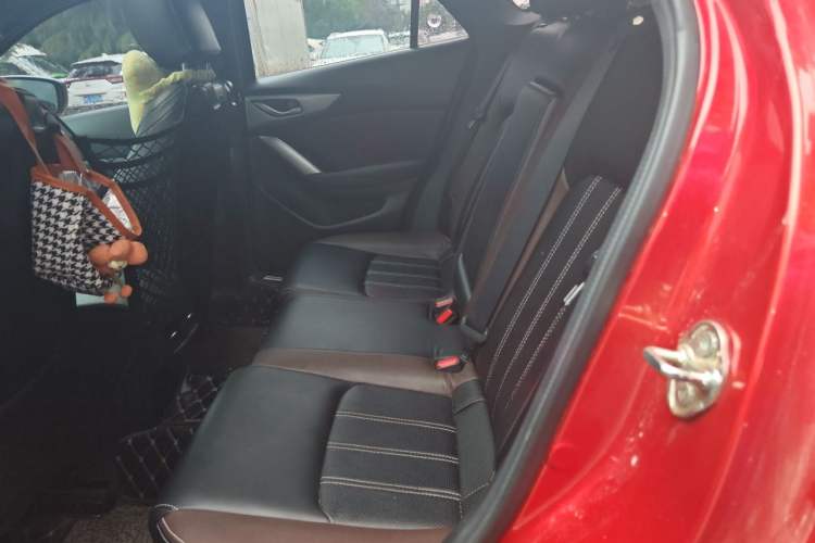 Used Mazda CX-4 2018 2.0L Automatic Two-Wheel Drive Smart Tech Edition China VI Left Rear Seat
