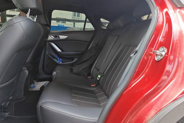 Used Mazda CX-4 2018 2.0L Automatic Two-Wheel Drive Blue Sky Dynamic Version China VI Standard Left Rear Seat