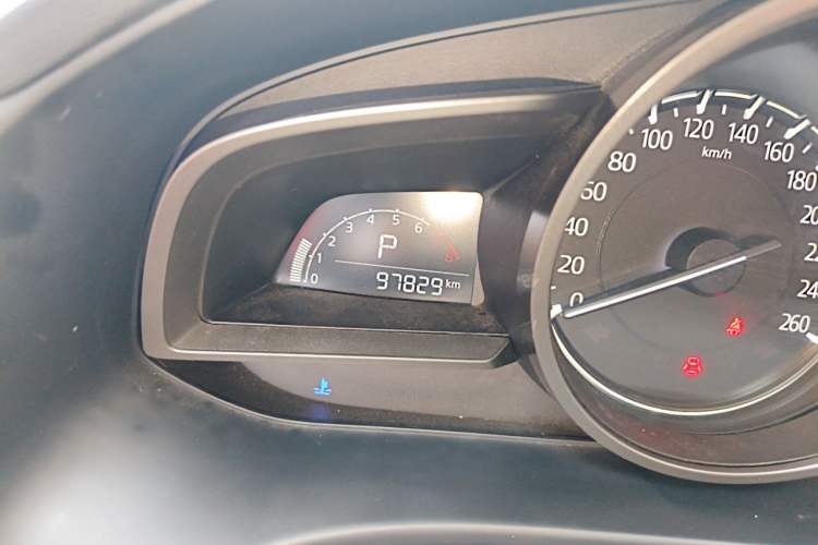 Used Mazda CX-4 2018 2.0L Automatic Two-Wheel Drive Blue Sky Premium Upgrade Version China VI Standard Odometer Close Up