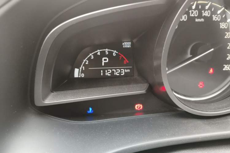 Used Mazda CX-4 2018 2.0L Automatic Two-Wheel Drive Blue Sky Dynamic Version China V Standard Odometer Close Up