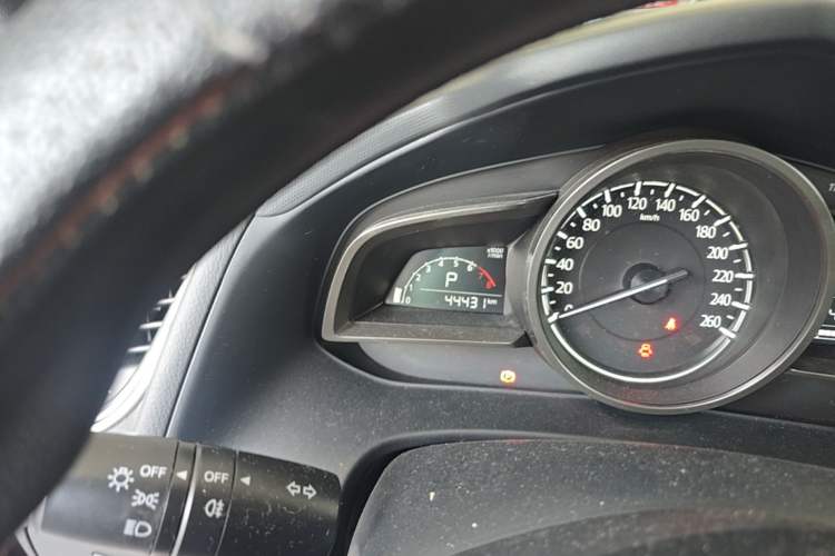 Used Mazda CX-4 2018 2.0L Automatic Two-Wheel Drive Blue Sky Exploration Version China V Standard Odometer Close Up