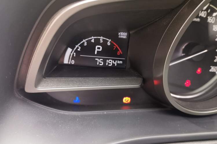 Used Mazda CX-4 2018 2.5L Automatic 4x4 Sky Passion Edition China VI Standard Odometer Close Up