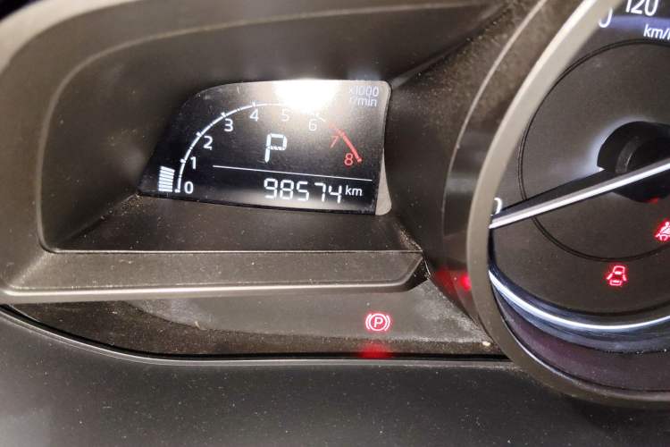 Used Mazda CX-4 2018 2.0L Automatic 2WD Blue Sky Exploration Edition China VI Standard Odometer Close Up