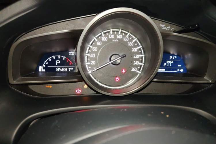 Used Mazda CX-4 2018 2.0L Automatic Two-Wheel Drive Blue Sky Dynamic Version China V Standard Odometer Close Up