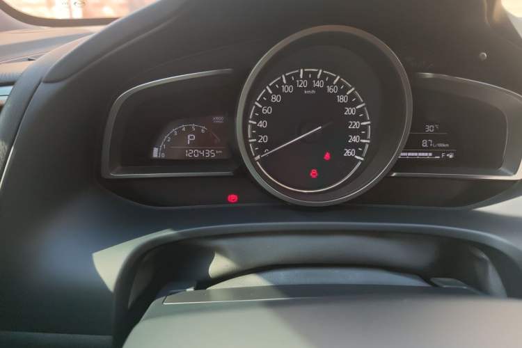 Used Mazda CX-4 2018 2.0L Automatic Two-Wheel Drive Blue Sky Dynamic Version China V Standard Odometer Close Up