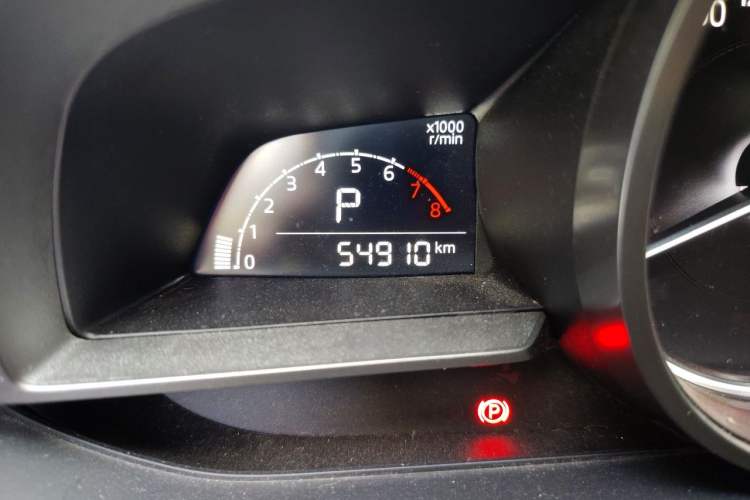 Used Mazda CX-4 2018 2.0L Automatic Two-Wheel Drive Blue Sky Dynamic Version China V Standard Odometer Close Up
