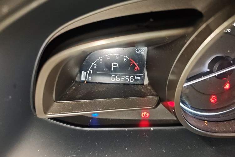 Used Mazda CX-4 2018 2.0L Automatic Two-Wheel Drive Blue Sky Exploration Version China V Standard Odometer Close Up