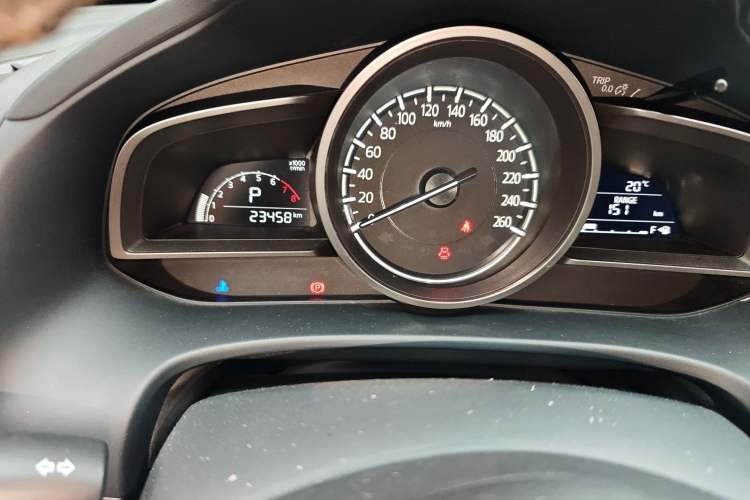 Used Mazda CX-4 2018 2.0L Automatic Two-Wheel Drive Blue Sky Dynamic Version China V Standard Odometer Close Up
