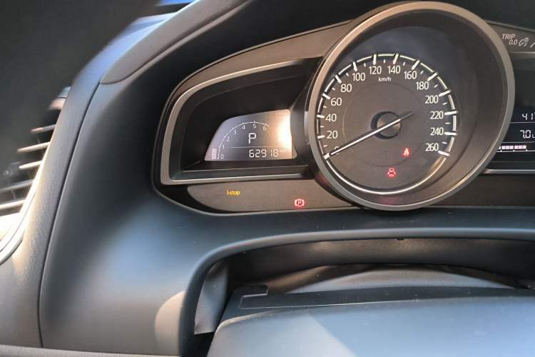 Used Mazda CX-4 2018 2.0L Automatic Two-Wheel Drive Blue Sky Exploration Version China V Standard Odometer Close Up