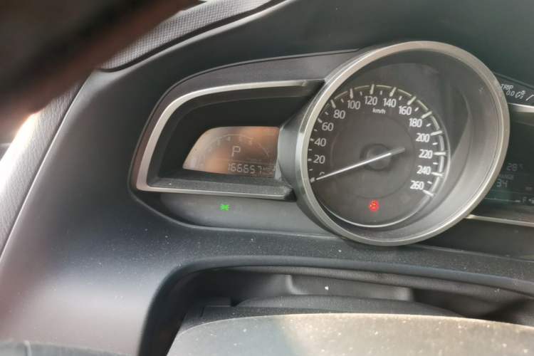 Used Mazda CX-4 2018 2.5L Automatic 4x4 Sky Passion Edition China VI Standard Odometer Close Up