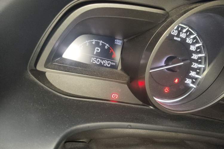 Used Mazda CX-4 2018 2.0L Automatic Two-Wheel Drive Blue Sky Dynamic Version China VI Standard Odometer Close Up