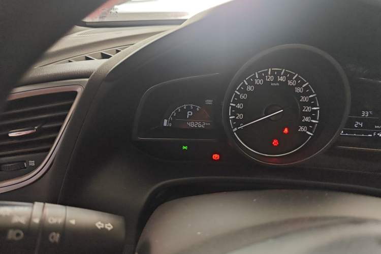 Used Mazda CX-4 2018 2.0L Automatic Two-Wheel Drive Blue Sky Dynamic Version China VI Standard Odometer Close Up