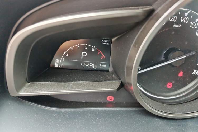 Used Mazda CX-4 2018 2.0L Automatic Two-Wheel Drive Blue Sky Exploration Version China V Standard Odometer Close Up